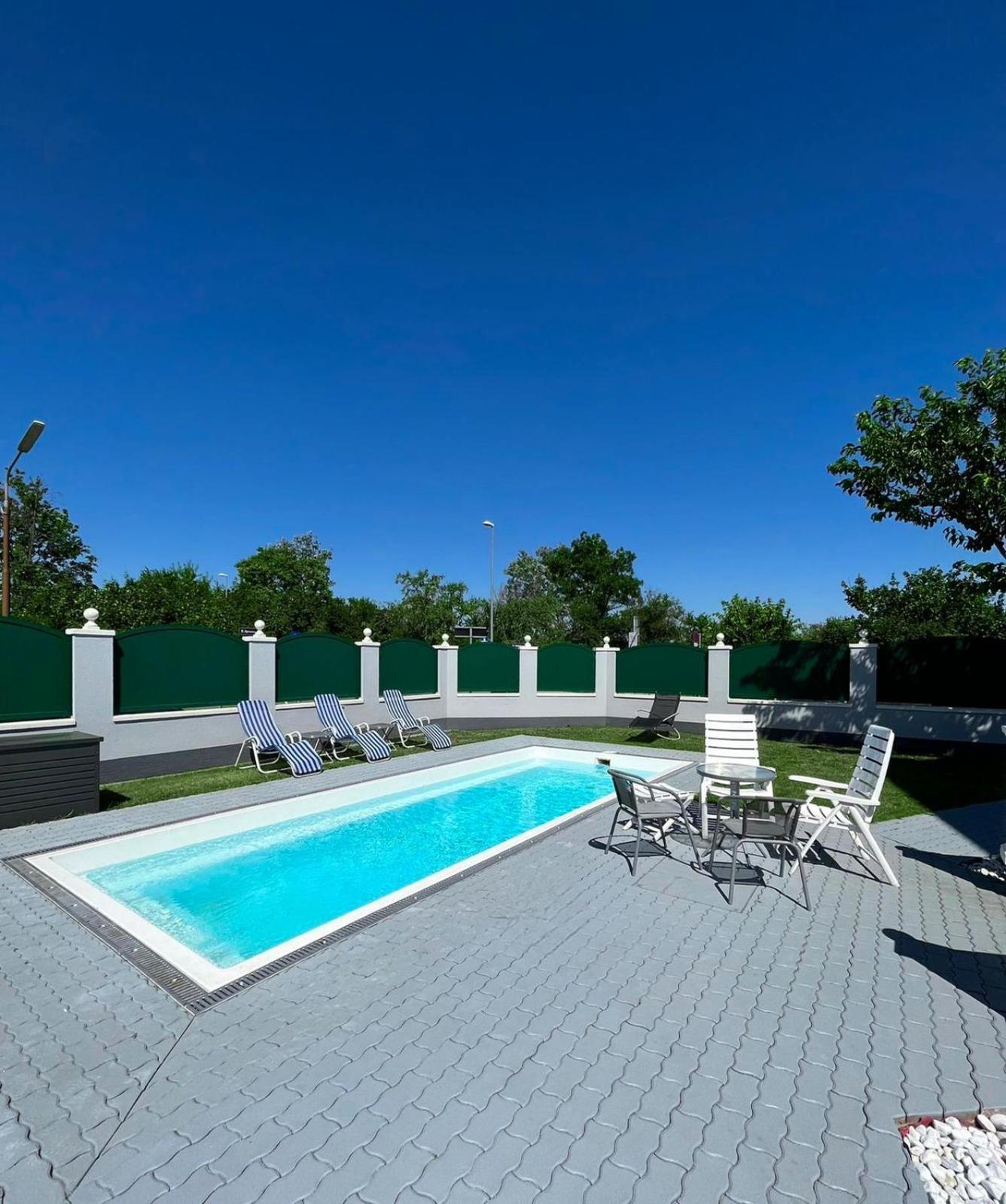 Atemberaubendes Apartment + Pool Vienna Exterior photo